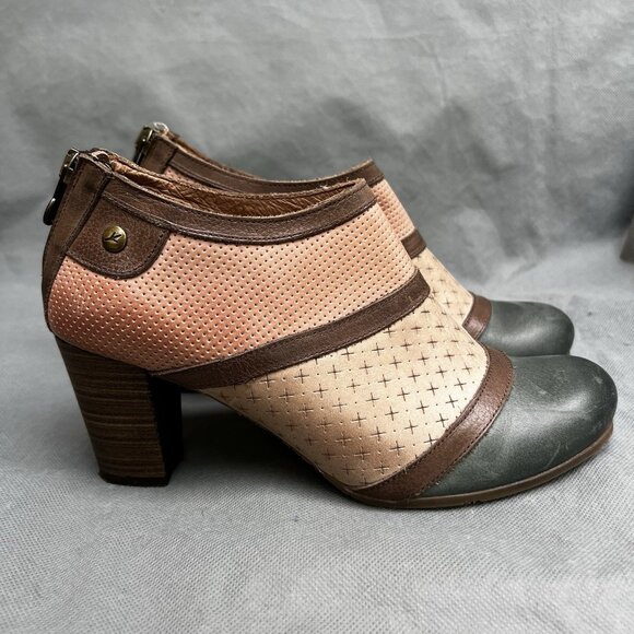 Wanda Panda Shoes - Wanda Panda Booties Clogs Shoes Womens Size 38 Pink Brown Blue Leather 7.5